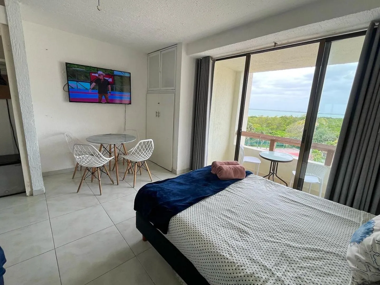 Sunrise Views Over The Lagoon Cancún Apartament