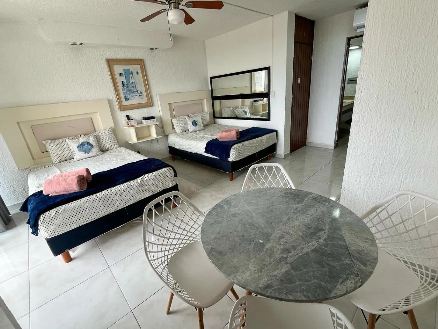 Sunrise Views Over The Lagoon Cancún Apartman