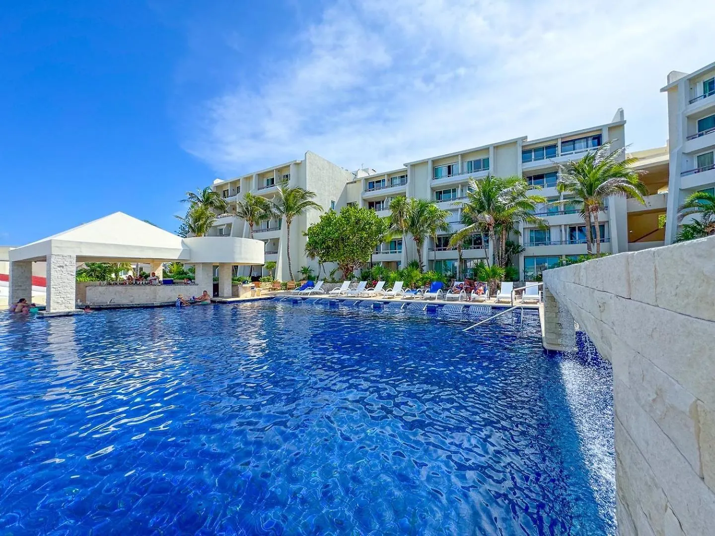 Sunrise Views Over The Lagoon Cancún